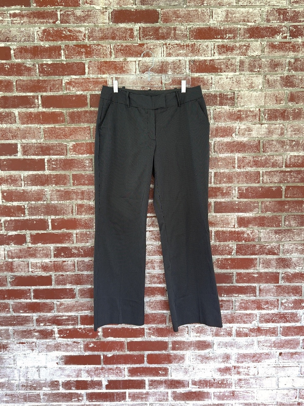 Worthington Low Rise Pin Stripe Womens Pants Size 10 Gray 90s Model Off Duty